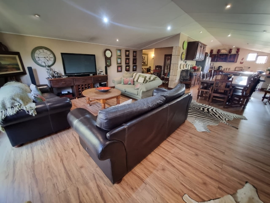 4 Bedroom Property for Sale in Buffelspoort Eco Estate North West